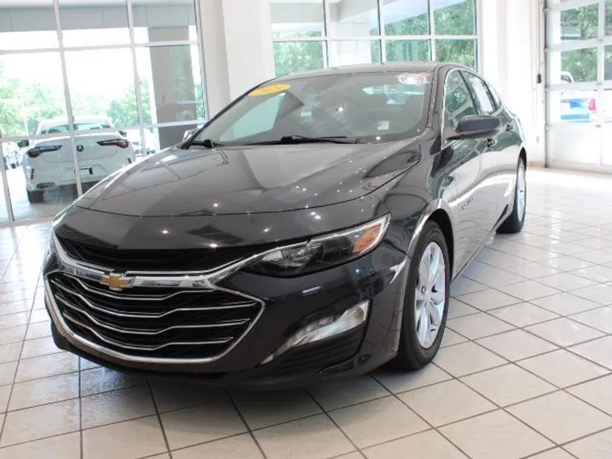 2023 Chevrolet Malibu 1LT photo 1