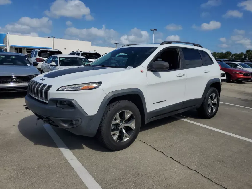 2016 Jeep Cherokee Trailhawk photo 1