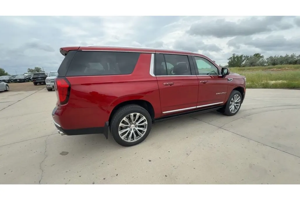 2021 Gmc Yukon XL Denali photo 1