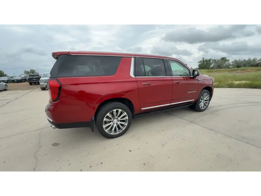 2021 Gmc Yukon XL Denali photo 1