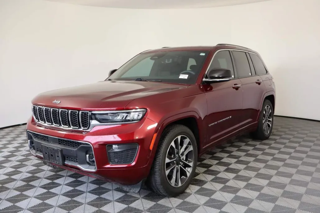 2023 Jeep Grand Cherokee Overland photo 1