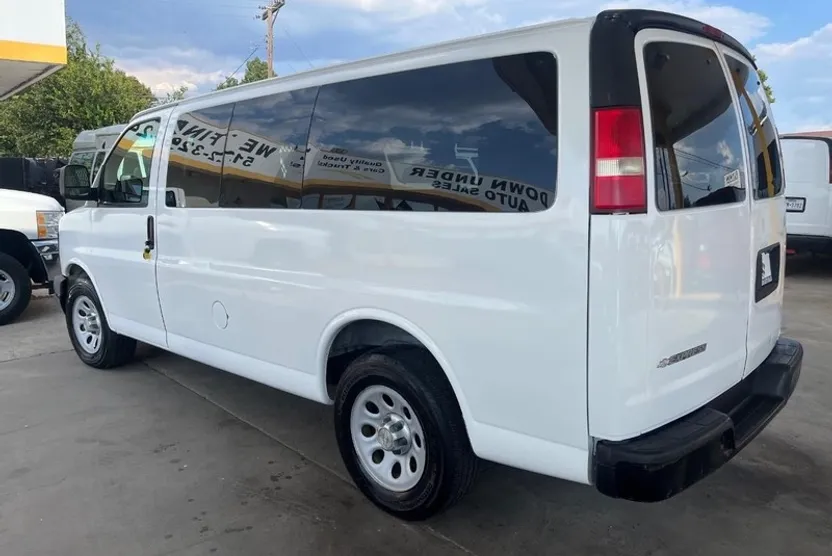 2010 Chevrolet Express Cargo Van photo 1