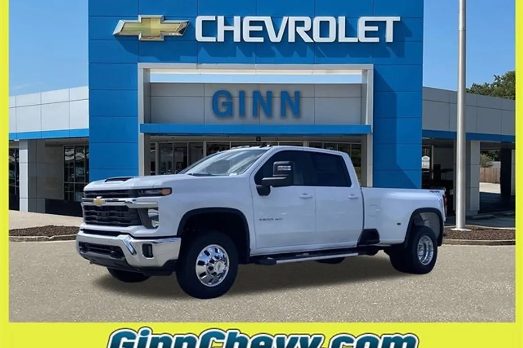 2026 Chevrolet Silverado LT photo 1
