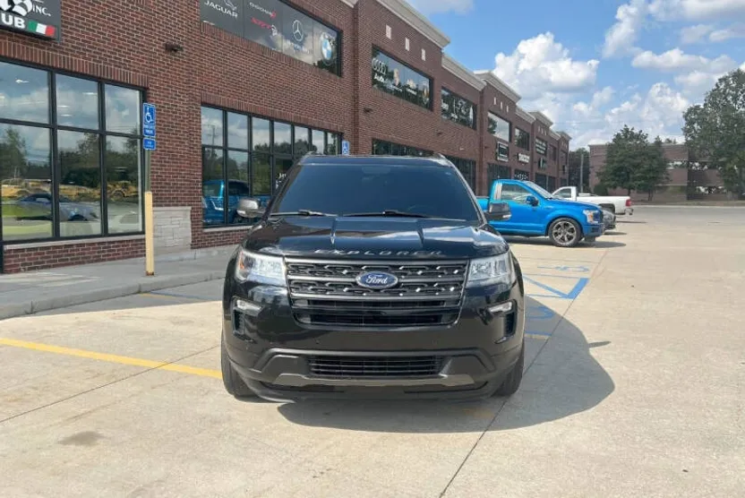 2018 Ford Explorer XLT photo 1