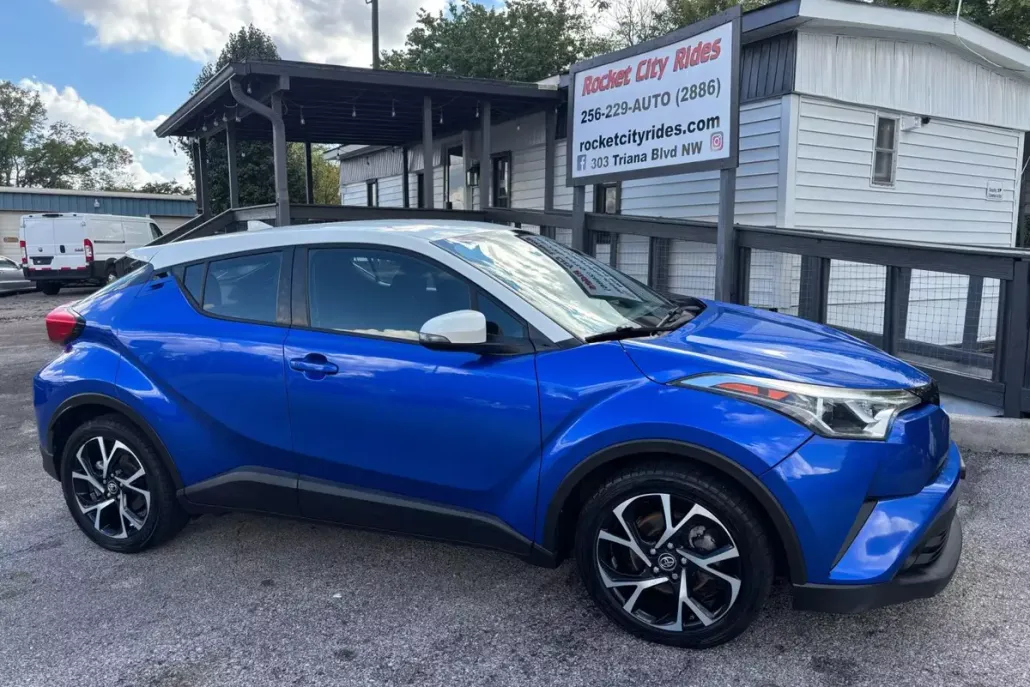 2018 Toyota C-HR XLE Premium photo 1