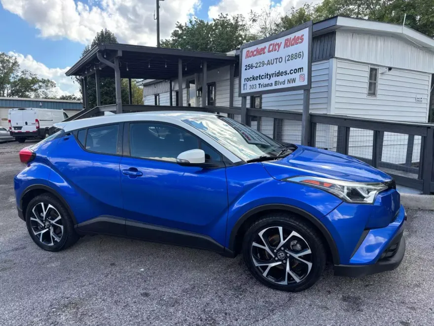 2018 Toyota C-HR XLE Premium photo 1