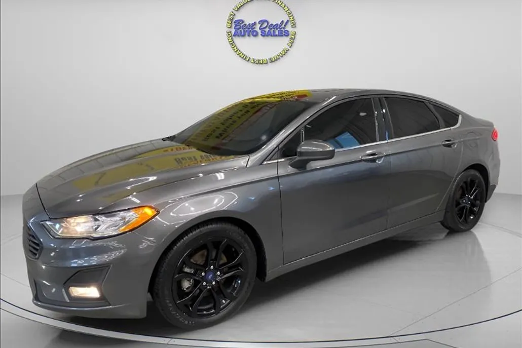 2020 Ford Fusion SE photo 1