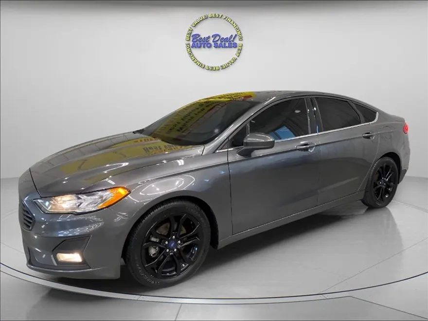 2020 Ford Fusion SE photo 1
