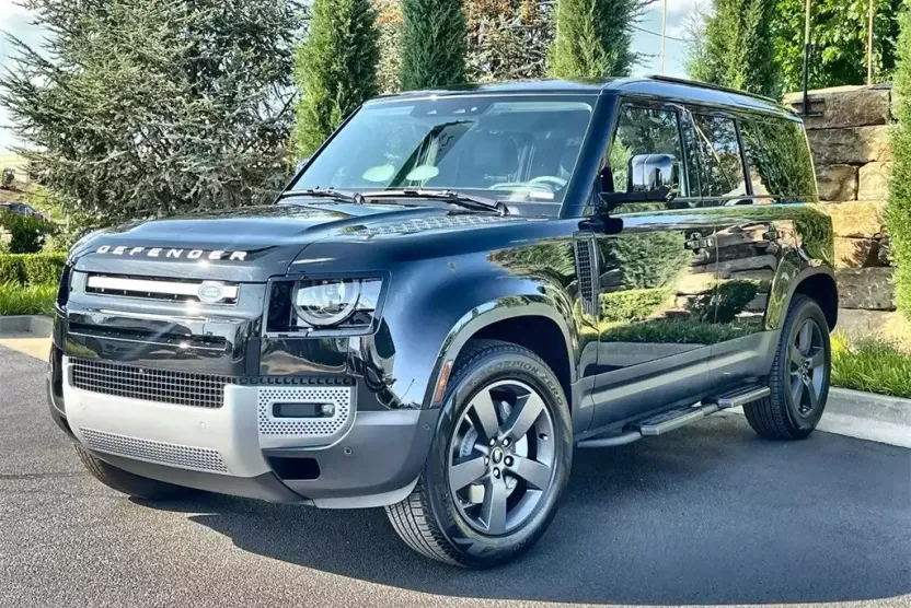 2025 Land Rover Defender 110 S photo 1