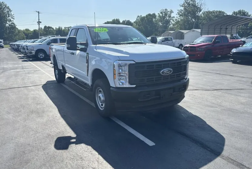 2024 Ford F-350 photo 1