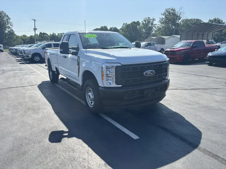 2024 Ford F-350 photo 1