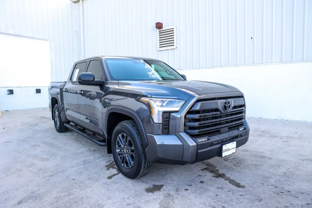 2025 Toyota Tundra SR5 photo 1