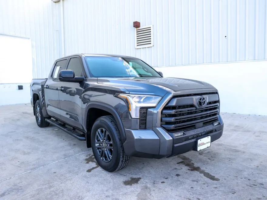 2025 Toyota Tundra SR5 photo 1