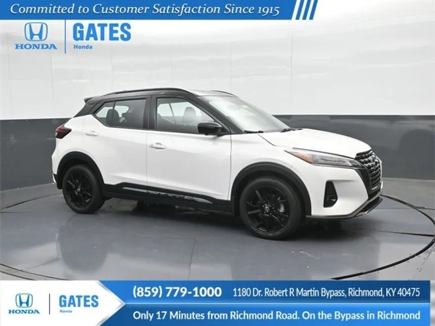 2024 Nissan Kicks SR photo 1
