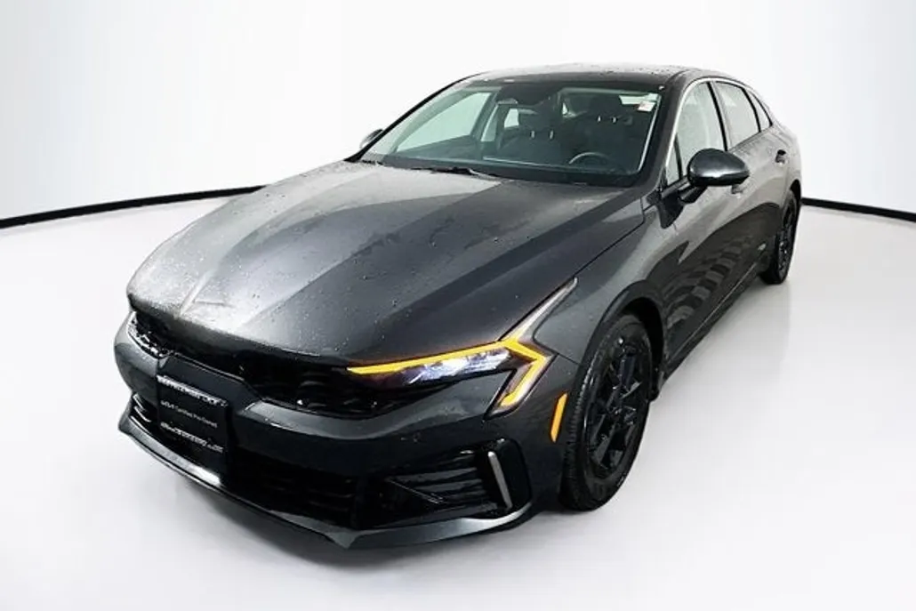 2025 Kia K5 LXS photo 1