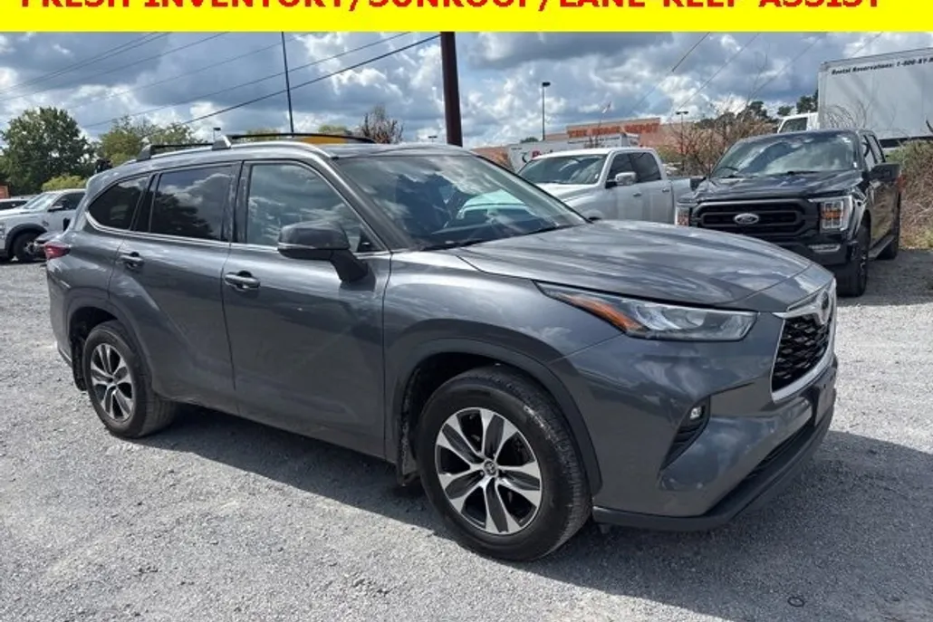 2020 Toyota Highlander XLE photo 1