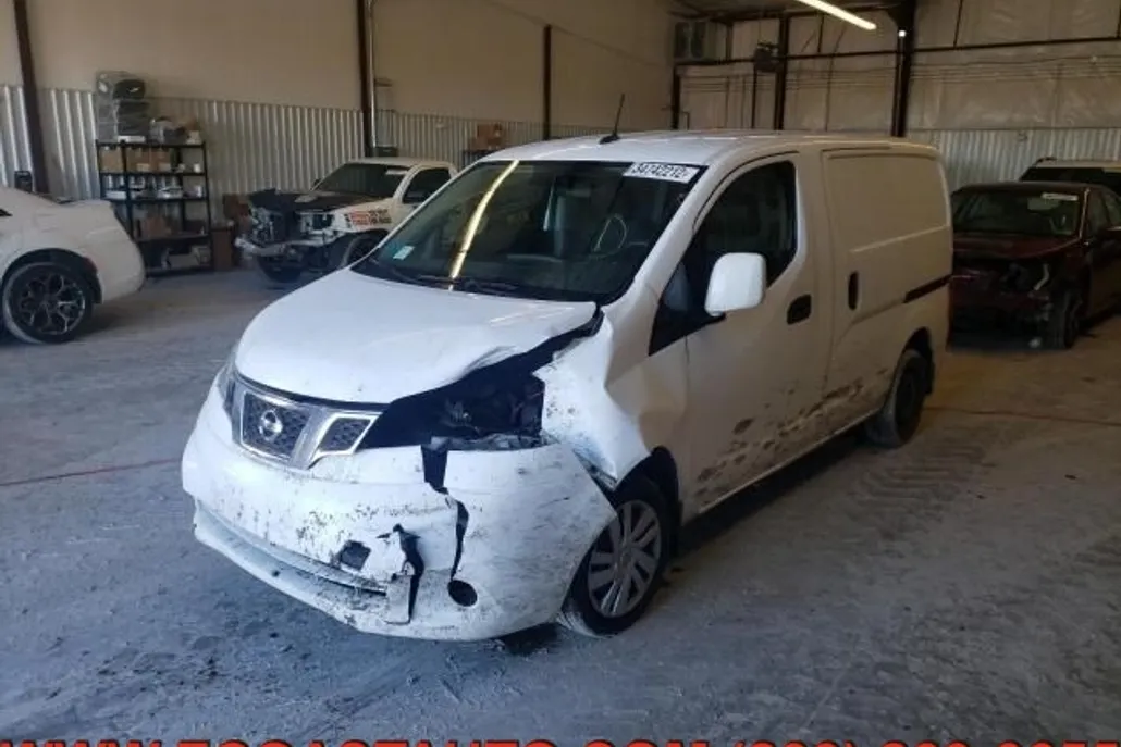 2017 Nissan NV200 SV photo 1