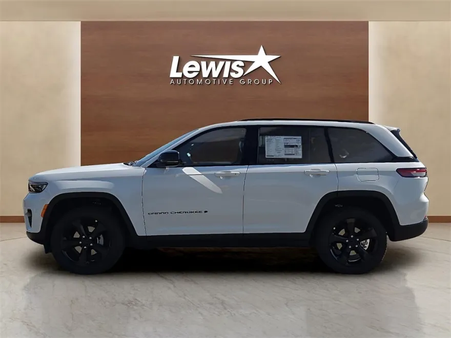 2025 Jeep Grand Cherokee Altitude photo 1
