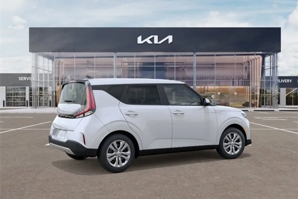 2025 Kia Soul LX photo 1