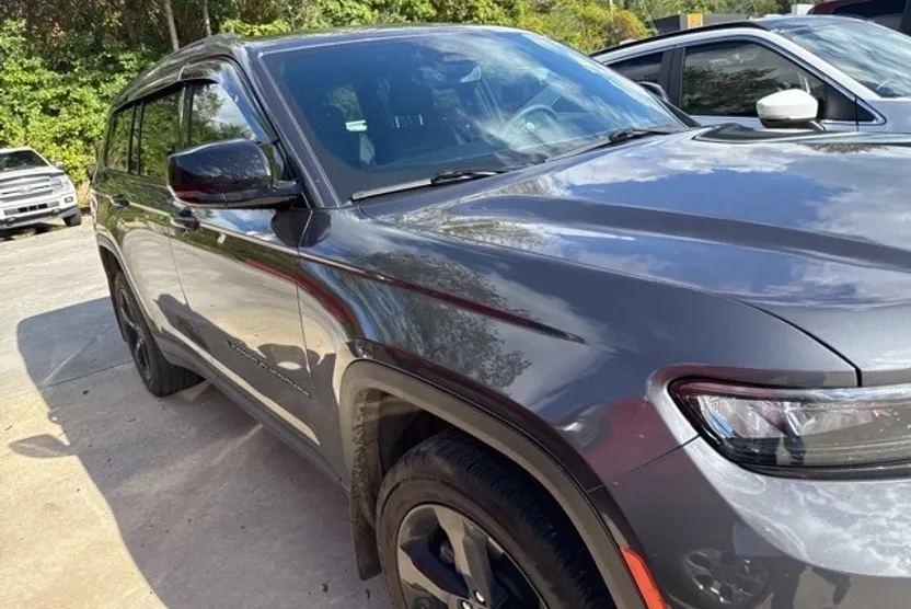 2023 Jeep Grand Cherokee Altitude photo 1