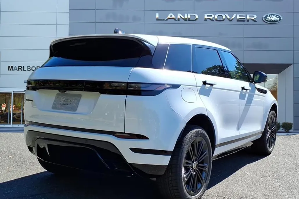 2026 Land Rover Range Rover Evoque Dynamic SE photo 1
