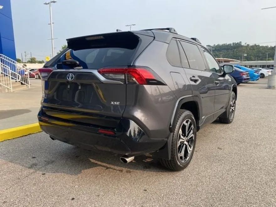 2022 Toyota RAV4 Prime XSE photo 1