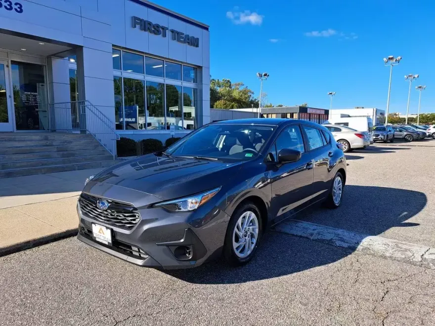2025 Subaru Impreza Base photo 1
