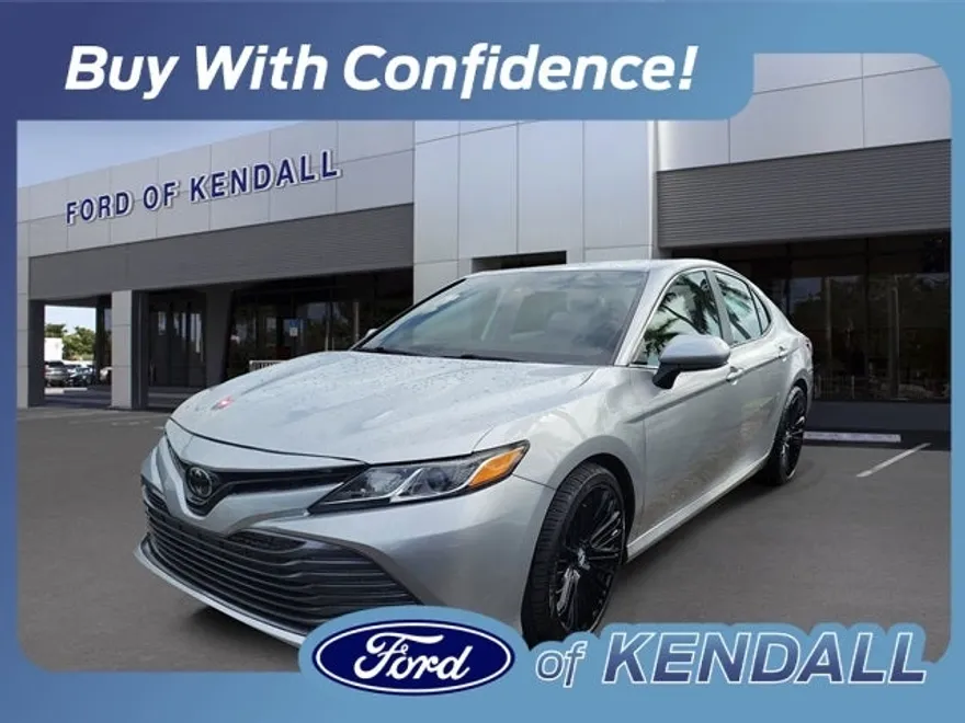 2020 Toyota Camry LE photo 1