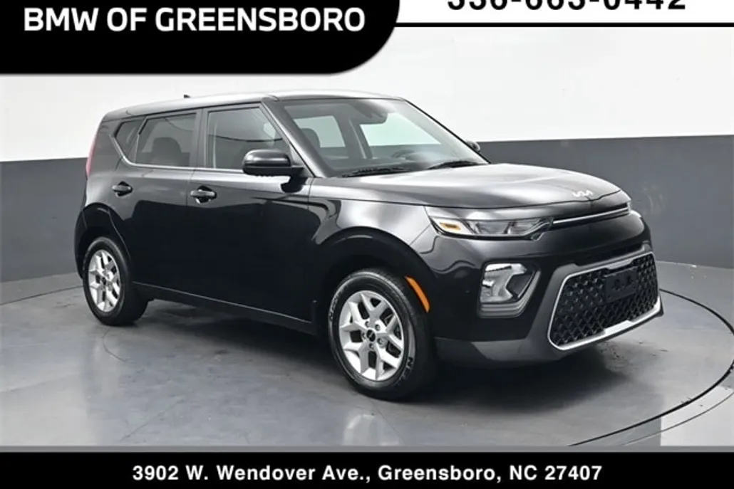 2022 Kia Soul LX photo 1