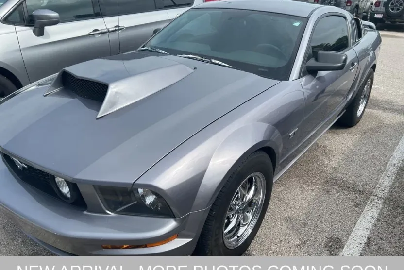 2006 Ford Mustang GT Deluxe photo 1