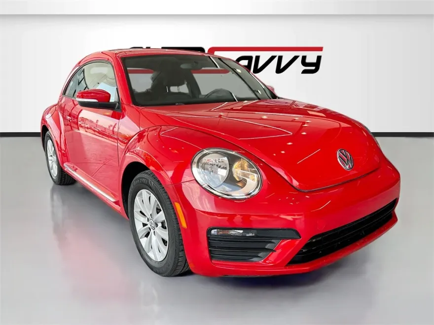 2019 Volkswagen Beetle S photo 1