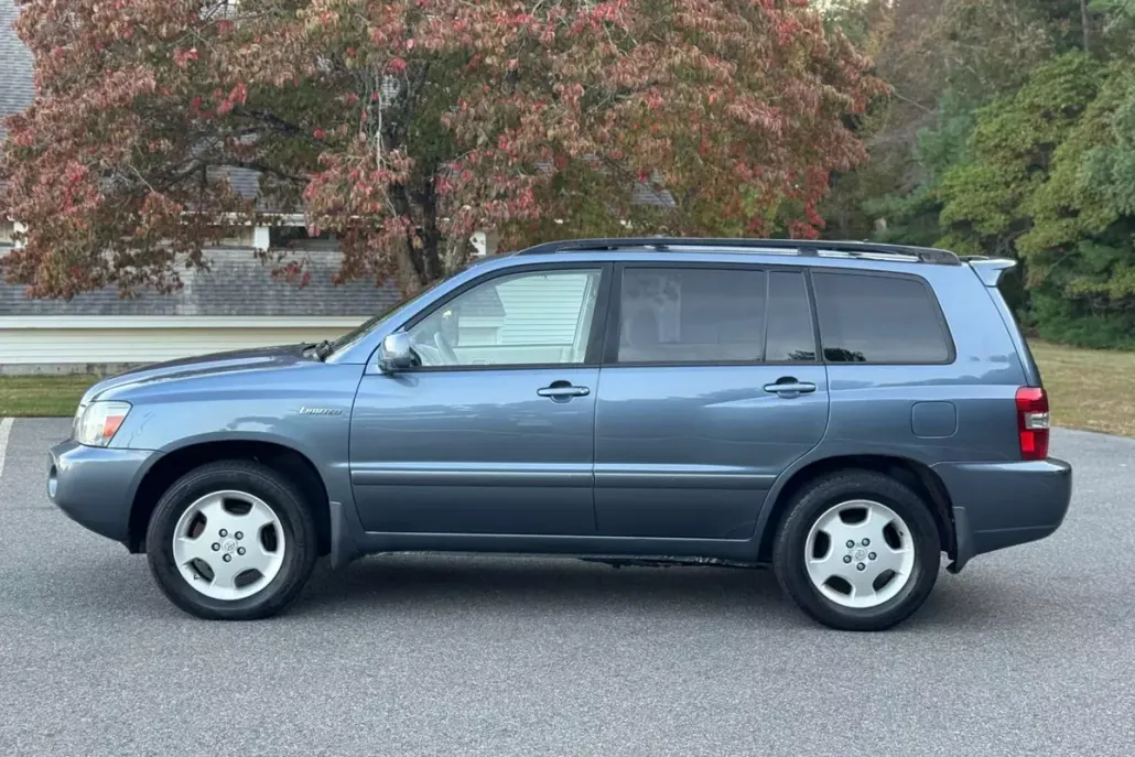 2004 Toyota Highlander Sport photo 1
