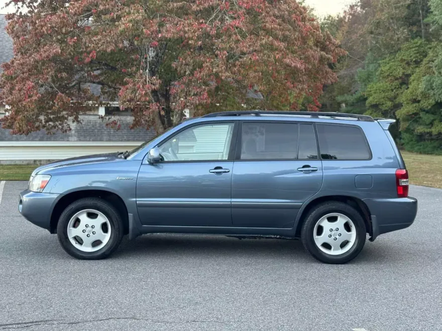 2004 Toyota Highlander Sport photo 1