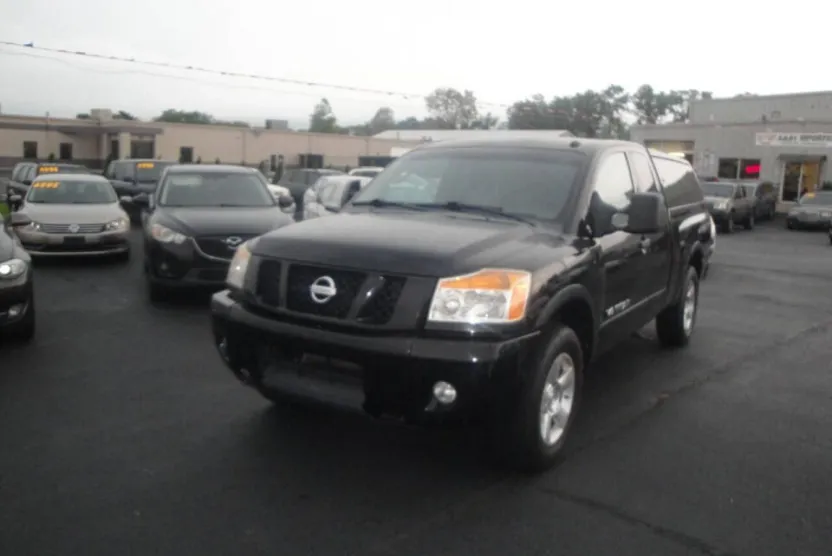 2011 Nissan Titan PRO-4X photo 1