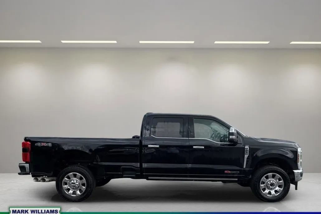 2025 Ford F-250 photo 1