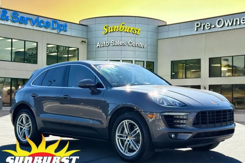 2015 Porsche Macan S photo 1