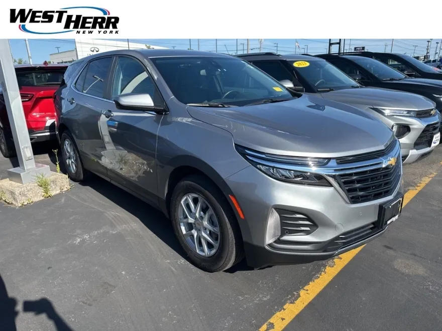 2024 Chevrolet Equinox LT photo 1