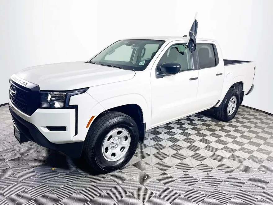 2024 Nissan Frontier S photo 1