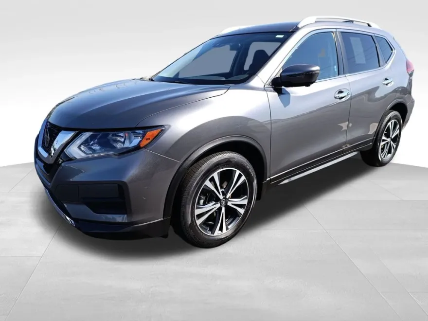 2020 Nissan Rogue SV photo 1