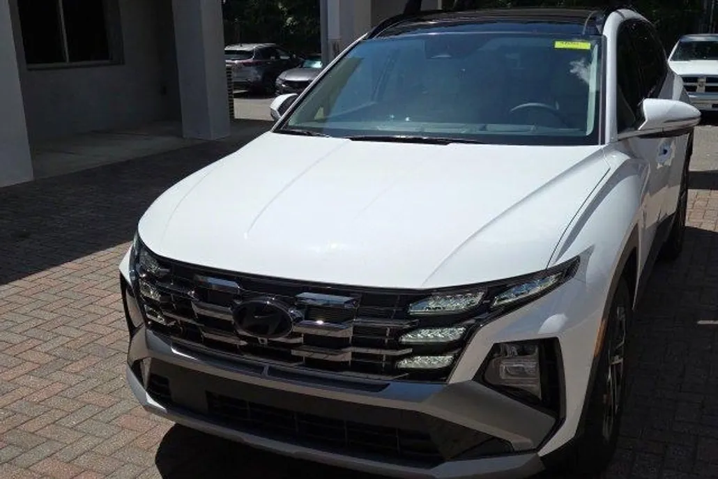 2025 Hyundai Tucson Limited photo 1