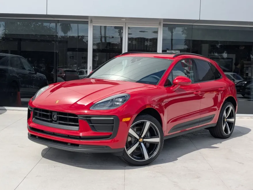 2026 Porsche Macan T photo 1