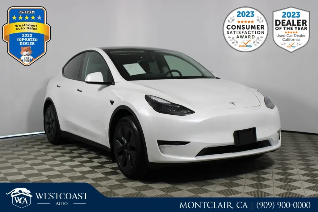 2025 Tesla Model Y Long Range photo 1