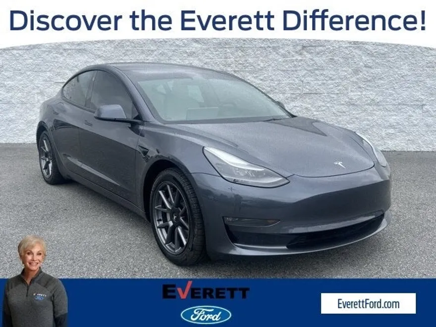 2022 Tesla Model 3 Long Range photo 1