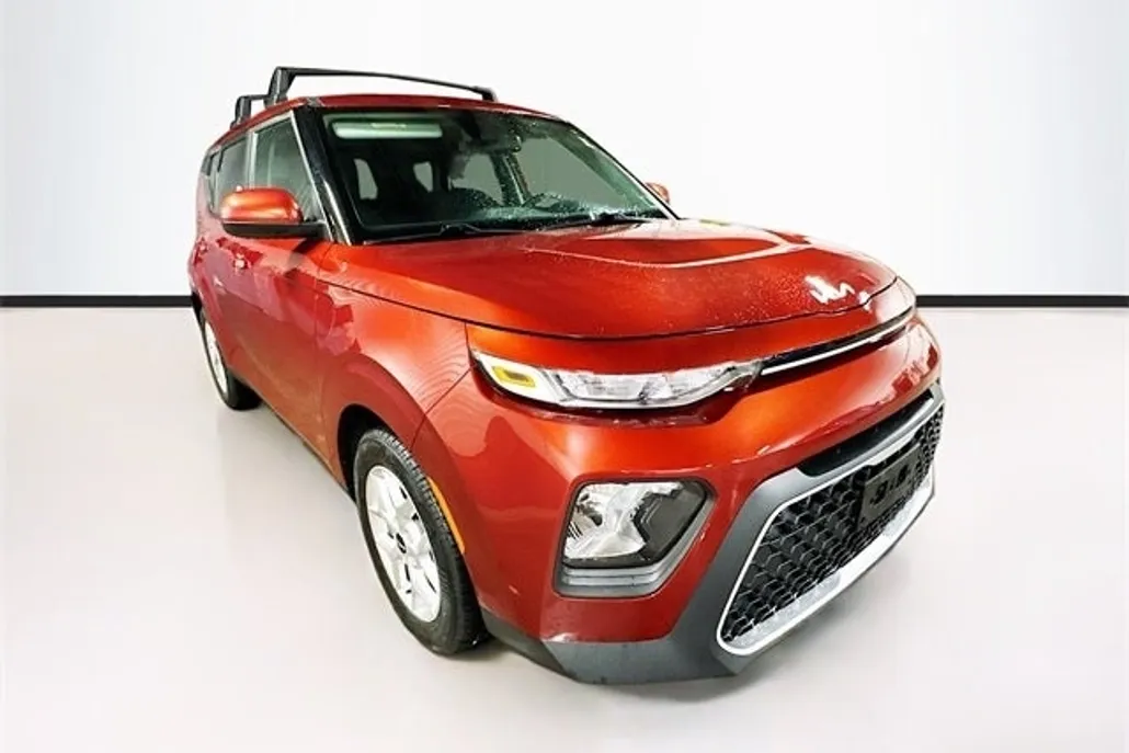 2022 Kia Soul LX photo 1