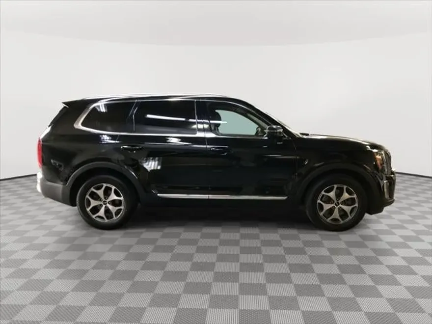 2022 Kia Telluride EX photo 1