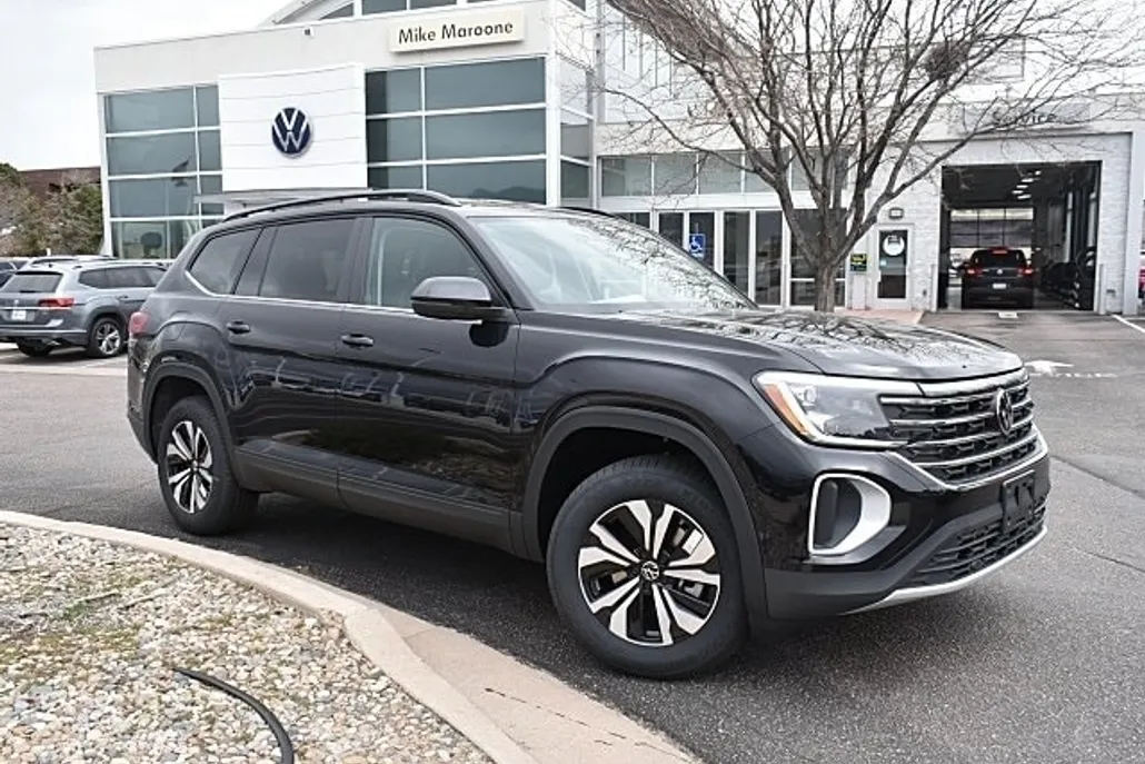 2025 Volkswagen Atlas SE photo 1