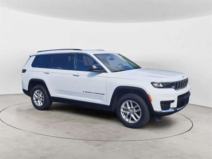 2023 Jeep Grand Cherokee Laredo photo 1