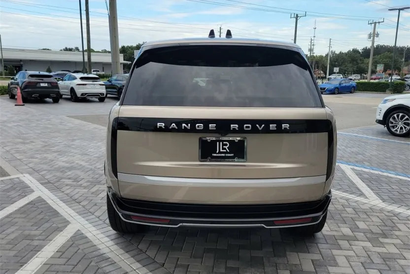 2025 Land Rover Range Rover Autobiography photo 1