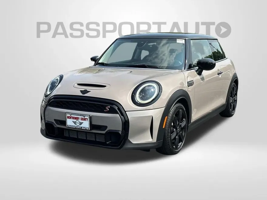 2023 Mini Cooper Signature Hardtop 2 Door photo 1