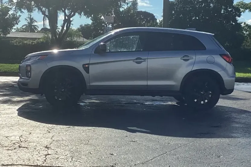 2025 Mitsubishi Outlander Sport S photo 1